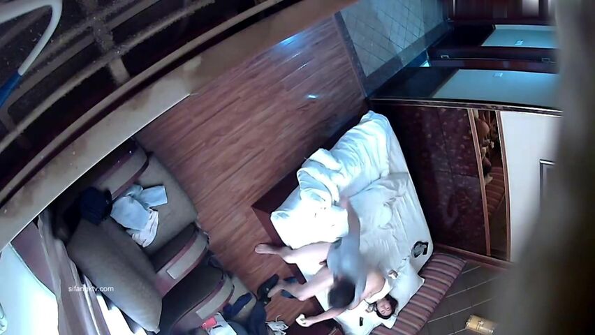 绝版360摄像头商务酒店独享台偷拍眼镜白领姐姐和男上司开房被潜深喉口爆被草到捂嘴巴让轻点