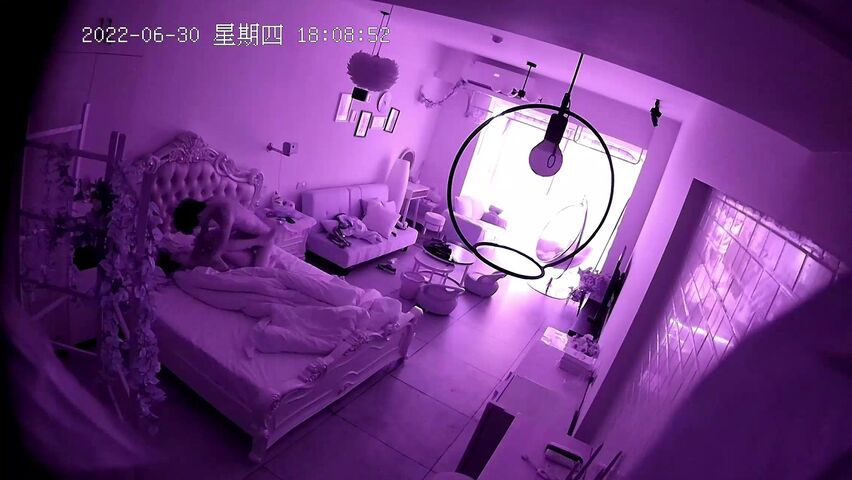 新流出酒店安防摄像头偷拍两对情侣开房一对貌似学生床头吵床尾和